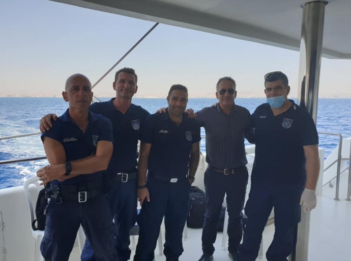 Υπό τη συνοδεία μελών της Αστυνομίας Κύπρου η επιστροφή των παράτυπων μεταναστών στο Λίβανο (Φώτο)