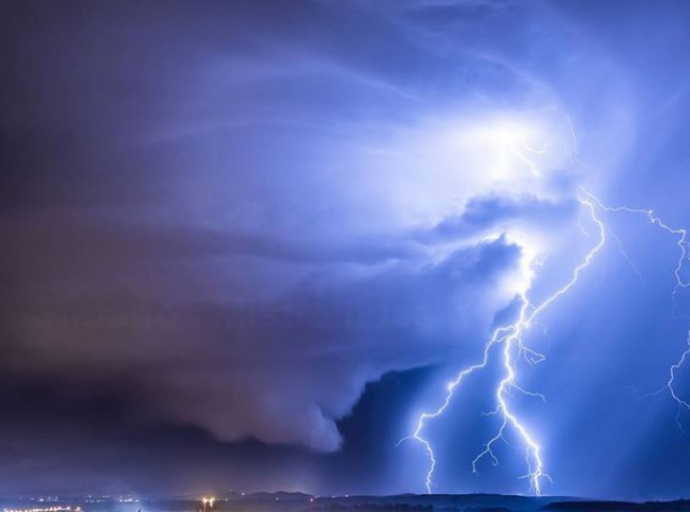  Με συννεφιά και μεμονωμένες βροχές ή καταιγίδα το σημερινό σκηνικό του καιρού