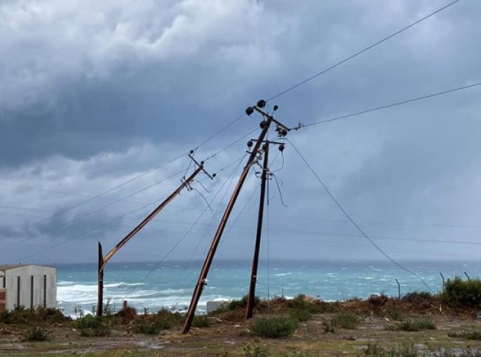 Τρεις τραυματίες και μεγάλες καταστροφές σε Καρπασία και Κερύνεια από τα καιρικά φαινόμενα