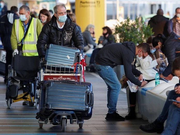 Σε κρατική καραντίνα για περίοδο 7 ημερών οι επιβάτες από Ηνωμένο Βασίλειο