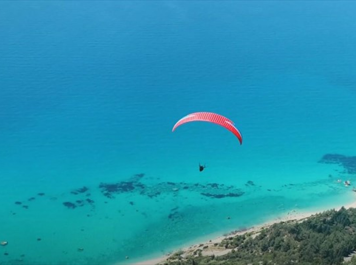 Πρόσκληση για υπαίθριο τουρισμό στην Ελλάδα (Βίντεο)