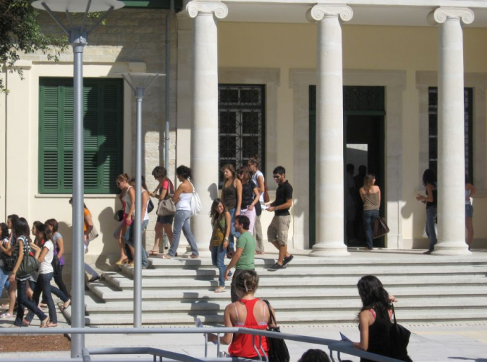 ΤΕΠΑΚ: "Απειλούν" φοιτητές για μείωση βαθμού ή και για "κόψιμο" από τα μαθήματα