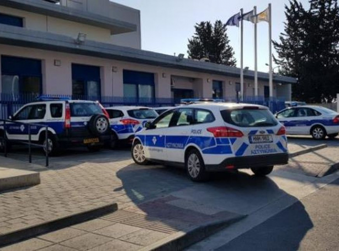 Η Αστυνομία καταζητεί γονέα που φέρεται να απείλησε Διευθύντρια Σχολείου στην Πάφο για τα μέτρα COVID