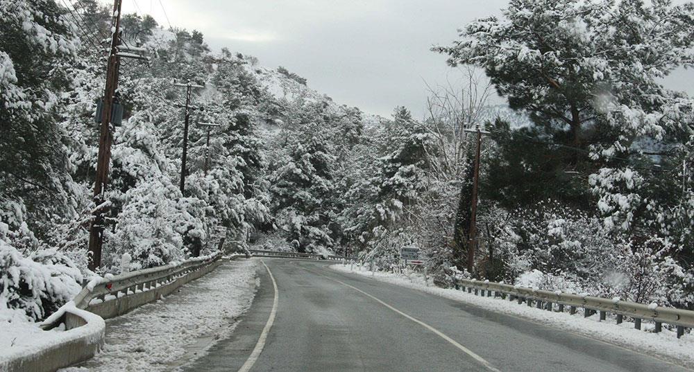 Βροχές και χιόνια στα ορεινά στο μενού του καιρού