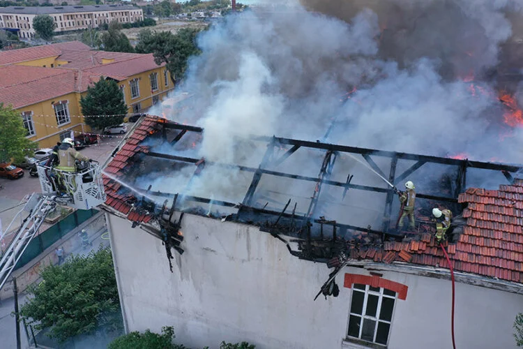 Φωτιά στο ελληνικό νοσοκομείο του Βαλουκλή στην Κωνσταντινούπολης