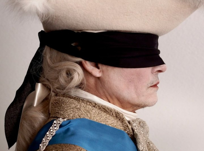 Τζόνι Ντεπ: Η απίστευτη μεταμόρφωσή του στον Βασιλιά Λουδοβίκο ΙΕ της Γαλλίας