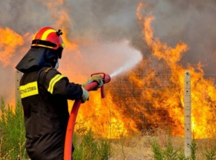 Δυο εκτάρια έκαψε η φωτιά μεταξύ Κυβίδων – Αγίου Αμβροσίου
