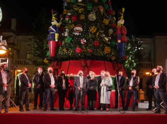 Χριστουγεννιάτικο μήνυμα ελπίδας από Λεμεσό - Φωταγωγήθηκε η πόλη και το χριστουγεννιάτικο δέντρο