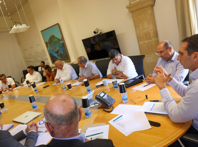 Την πρόοδο της υλοποίησης της μεταρρύθμισης της Τοπικής Αυτοδιοίκησης συζήτησαν Υπουργός Εσωτερικών και Ένωση Δήμων Κύπρου