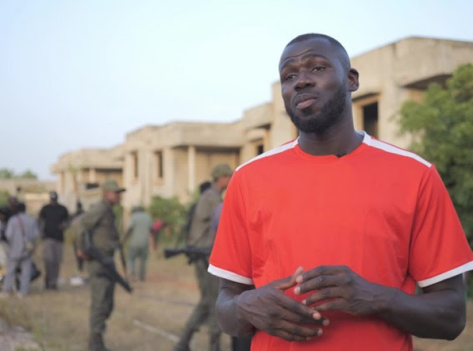 Σενεγάλη: Ο αφρικανός αστέρας του ποδοσφαίρου Καλίδου Κουλιμπαλί υπερασπίζεται το διεθνές ανθρωπιστικό δίκαιο σε ταινία της ΔΕΕΣ