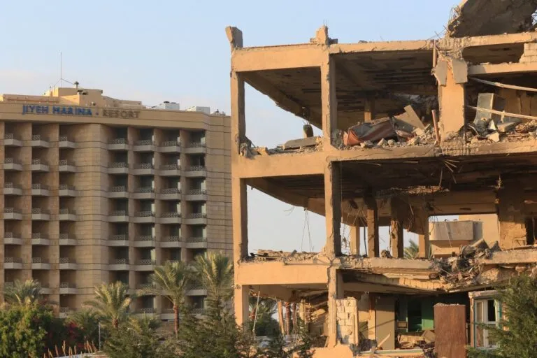 Η ΚΕΚΡΥΜΜΕΝΗ ΤΡΑΓΩΔΙΑ  ΠΕΙΝΑ ΚΑΙ ΑΝΑΣΦΑΛΕΙΑ ΣΤΟΝ ΛΙΒΑΝΟ