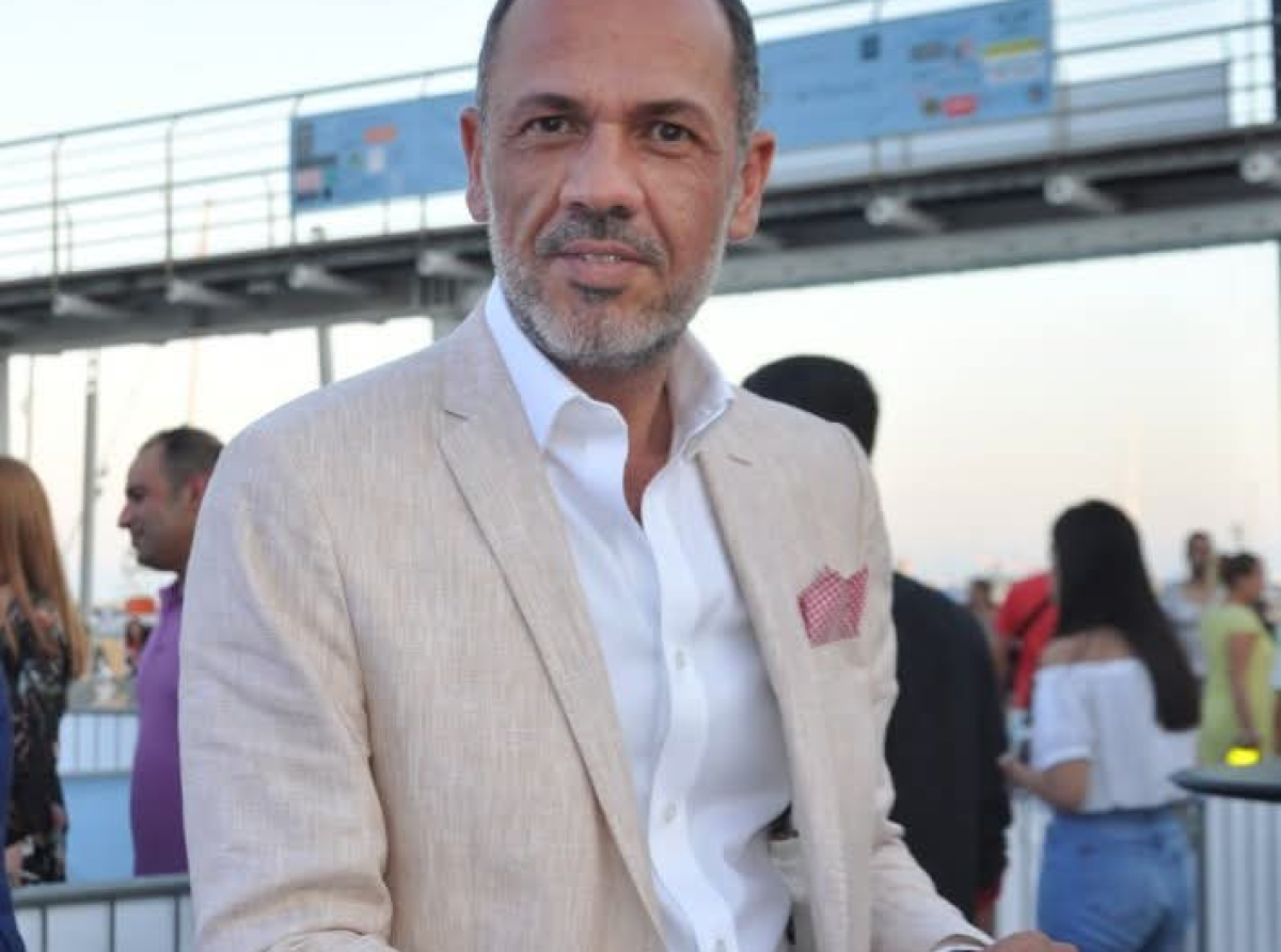 Η δύσκολη εξίσωση του ανασχηματισμού: Ανανέωση ή σταθερότητα;