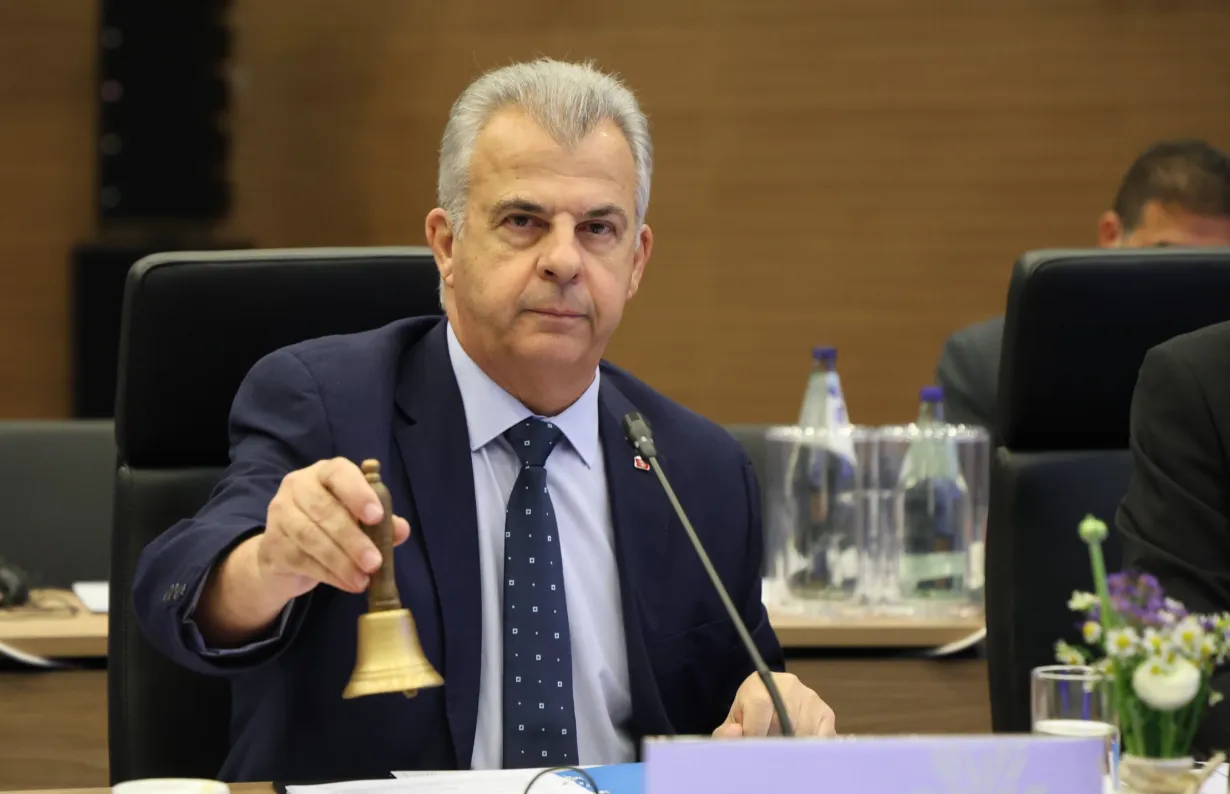 Τέλος στη φρουρά πέντε προσώπων – Μείωση και για Αναστασιάδη